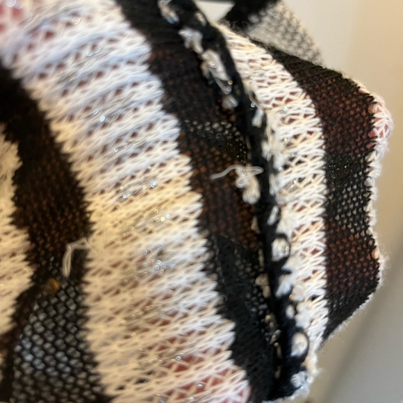 Handmade by Seller Women’s One Size Fits Most Black, White , Metallic Poncho - Picture 7 of 9